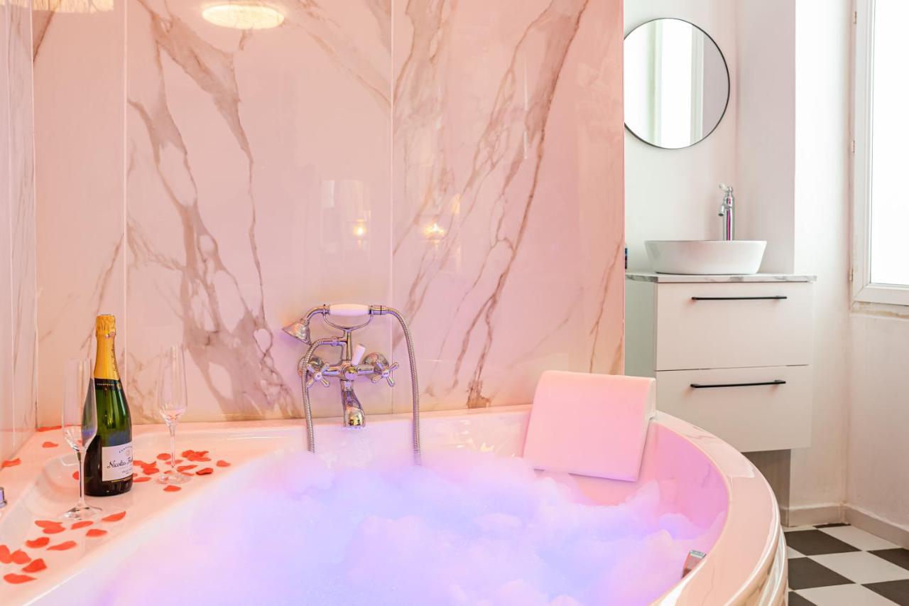 Appart-Jacuzzi à 6 min de la gare St Charles Marselha Exterior foto
